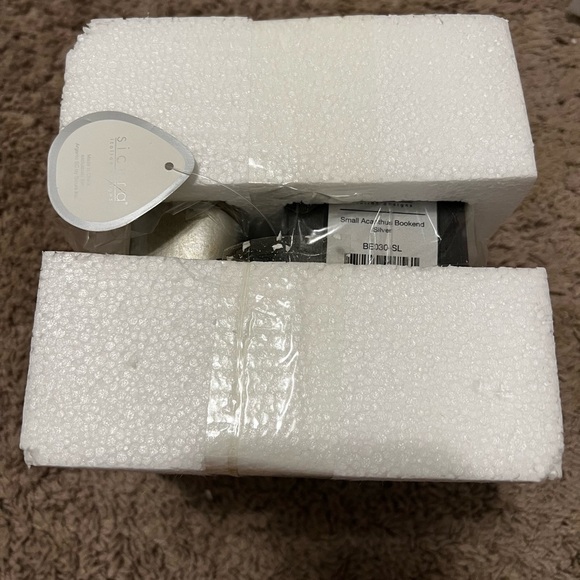 NIB 2 Small Acanthus Bookends - Picture 2 of 6